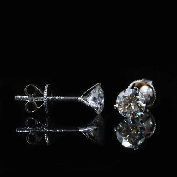 Boucles d'oreilles diamant : des créations à couper le souffle